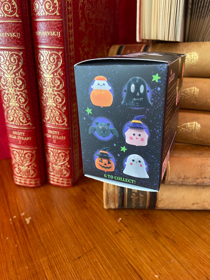 Mystery spooky pull back toy