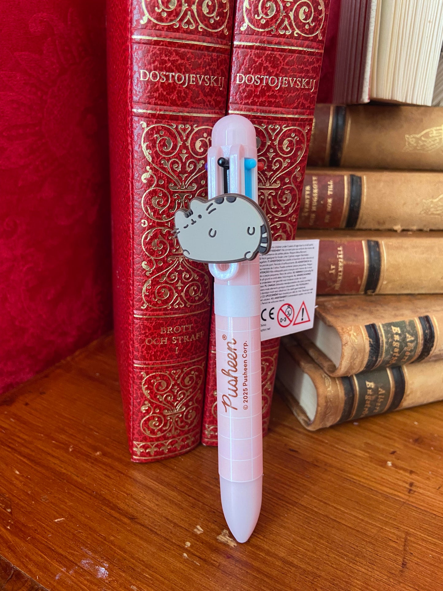 Penna med multifärg, Pusheen